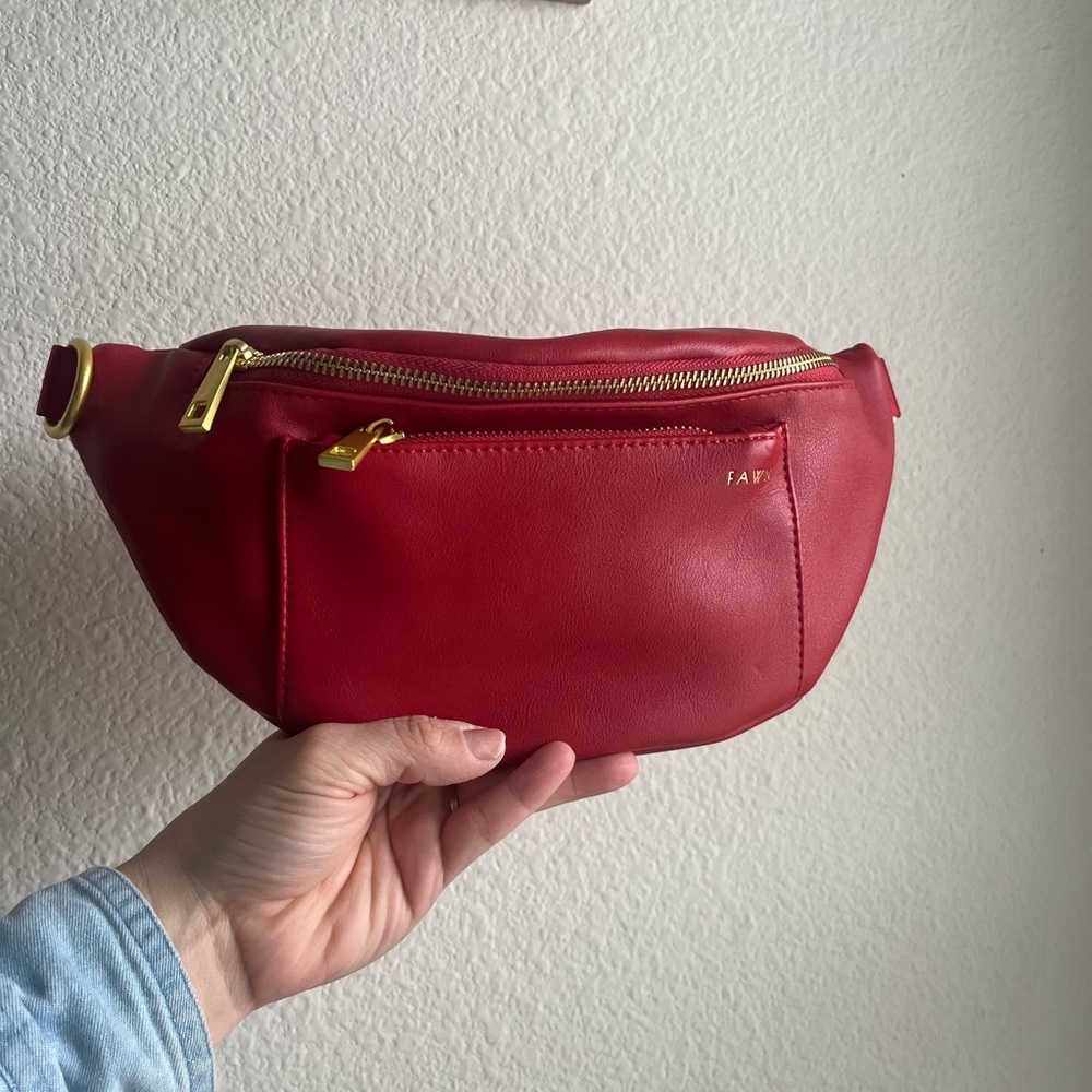 Fawn Design Fawny Pack- poppy with extra strap. Limited Edition.